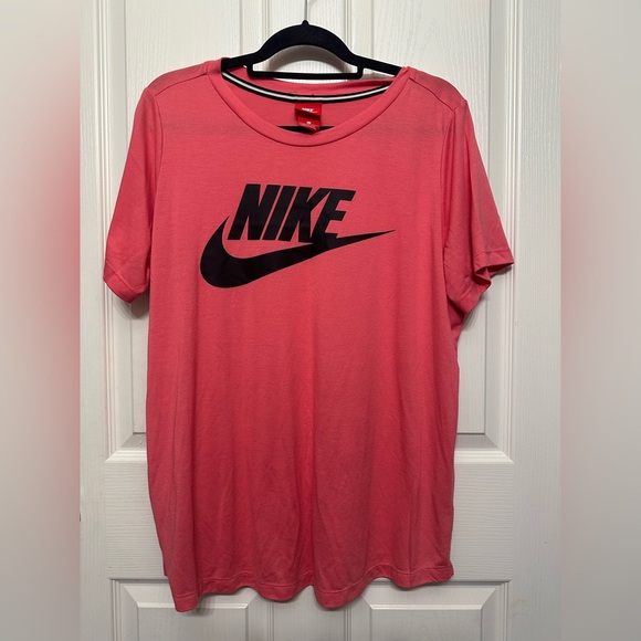 Women’s Nike Sportswear Icon Futura T-Shirt- 1X - Picture 2 of 7